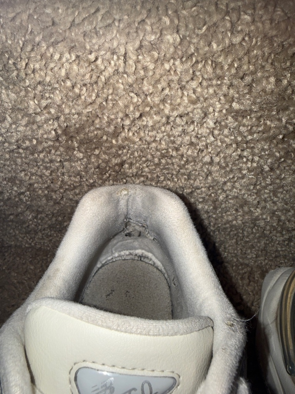 🤍 New Balance 9060 Sneakers 🤍 - Picture 7 of 9